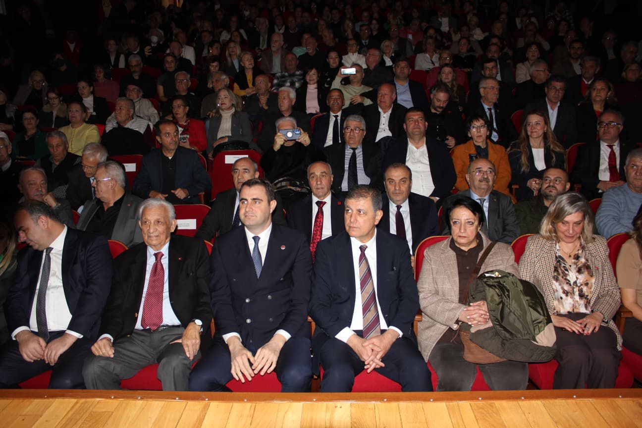 İZMİR'DE UĞUR MUMCU ANMASI: YAŞASAYDI TÜRK SİYASETİ FARKLI OLURDU - Siyaset  - Erhan Gülenç