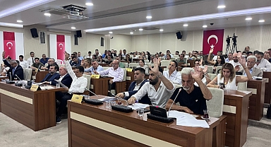 KARABAĞLAR MECLİSİ’NDE FERDİ TAYFUR VE ŞEHİT İSMİ TARTIŞMASI…