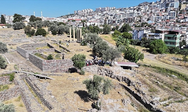 İZMİR'DEKİ 100 YILLIK KAZIDA ŞOK… CUMHURBAŞKANI'NA HAKARET ETTİĞİ BELİRTİLEN PROFESÖR, KAZI BAŞKANLIĞINDAN ALINDI