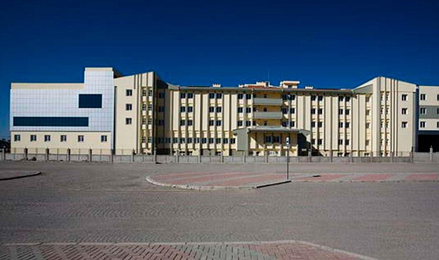 İZMİR’İN SAĞLIĞINDA SKANDAL… BERGAMA HASTANESİ AMELİYATLARA KAPANDI...