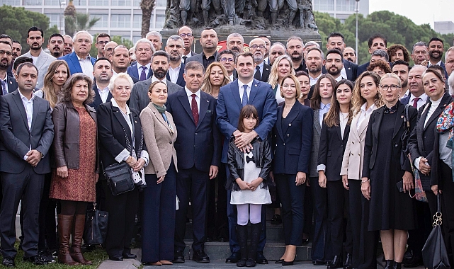 CHP İZMİR'DE BAŞKAN GÜÇ A TAKIMINI BELİRLEDİ… MURAT AYDIN İL BAŞKANVEKİLİ OLDU