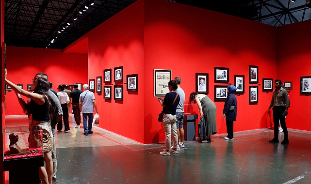 KÜLTÜRPARK’TAKİ REFİK ANADOL SERGİSİ UZATILDI