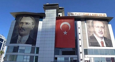 AK PARTİ İZMİR’DE 6 BOŞ KOLTUĞA ATAMA