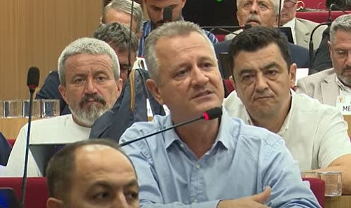 BÜYÜKŞEHİR-ÇİĞLİ BELEDİYESİ ÇÖP KRİZİNE AK PARTİ DE GİRDİ… “KENDİ ÇÖPLÜĞÜMÜZE ÇÖP ATAMIYORUZ!”