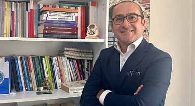 İZMİRLİ TÜRK BİLİM İNSANINA ULUSLARARASI GÖREV... PROF. DR. AĞIR, 'BARIŞ'I DÜNYAYA ANLATACAK....