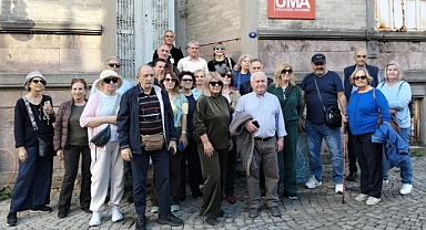 URLA'DA DİKKAT ÇEKEN ETKİNLİK… RUMLAR, DEDELERİNİN YAŞADIĞI URLA'YI KEŞFETTİ…