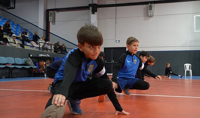 BÜYÜKŞEHİR'İN SPORTİF YETENEK ÖLÇÜMÜ İZMİR GENELİNDE BAŞLADI