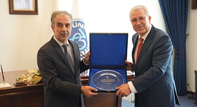 EGE ÜNİVERSİTESİ'NDE IŞIK HIZIYLA DEVİR TESLİM: PROF. DR. MUSA ALCI GÖREVE BAŞLADI