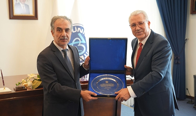 EGE ÜNİVERSİTESİ'NDE IŞIK HIZIYLA DEVİR TESLİM: PROF. DR. MUSA ALCI GÖREVE BAŞLADI