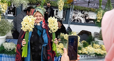 KARABURUN NERGİS FESTİVALİ'Nİ 300 BİNE YAKIN KİŞİ ZİYARET ETTİ