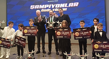 MOTOSİKLETİN ŞAMPİYONLARI KUPALARINA İZMİR'DE KAVUŞTU