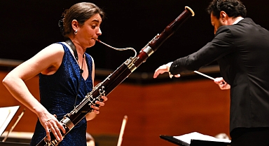 SOPHİE DERVAUX, İZMİRLİ MÜZİKSEVERLERİ BÜYÜLEDİ