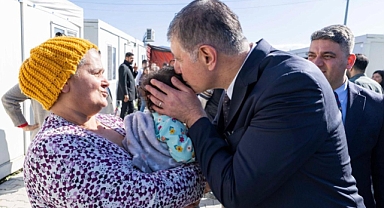 AK PARTİLİ İNAN'IN SERT ÇIKIŞININ ARDINDAN TUGAY'DAN İZMİR'E HİZMET ÇAĞRISI: VİCDANINIZLA YÜZLEŞİN!