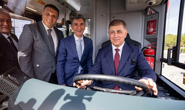 BAŞKAN TUGAY AÇIKLADI: İZMİR’E METROBÜS YOLU GİBİ OTOBÜS YOLU GELİYOR