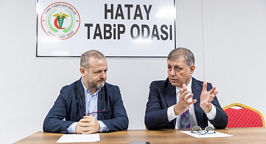 BAŞKAN TUGAY'DAN DEPREM BÖLGESİ'NDE ANLAMLI ÇAĞRI: TÜRKİYE SAĞLIKLI KENTLER BİRLİĞİ'Nİ HATAY'DA TOPLAYALIM